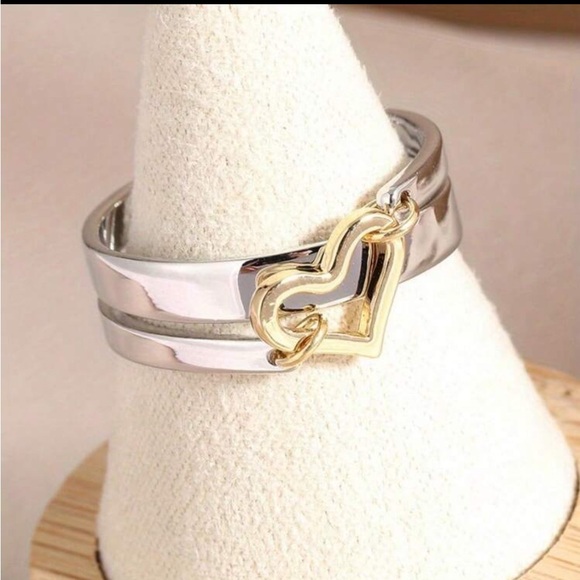 Elegant Gold Heart And Star Ring main image 1